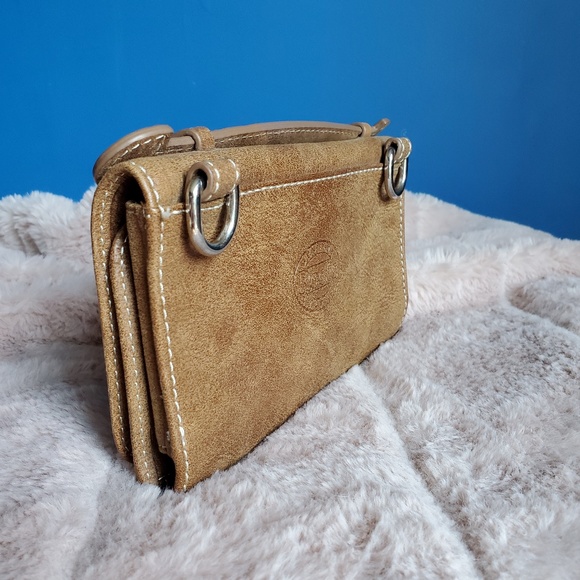 🎉💄TAKE IT SALE💋🥂Roots Clutch/ Wallet Mini Bag - Picture 2 of 6